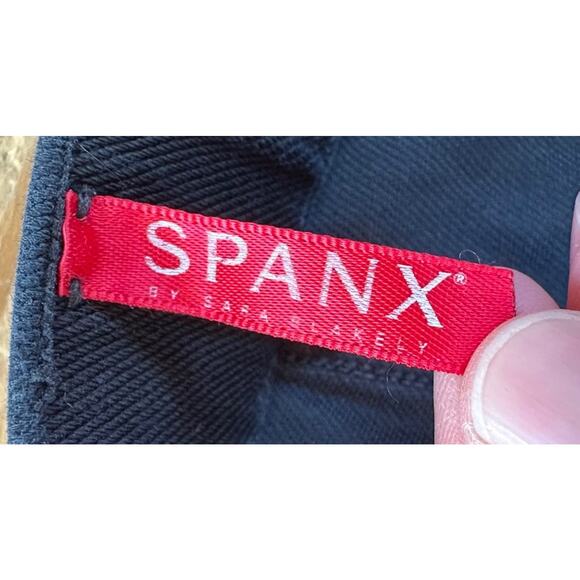 Spanx Pull On Skinny Jeans Size XS Women’s Black - Picture 3 of 9